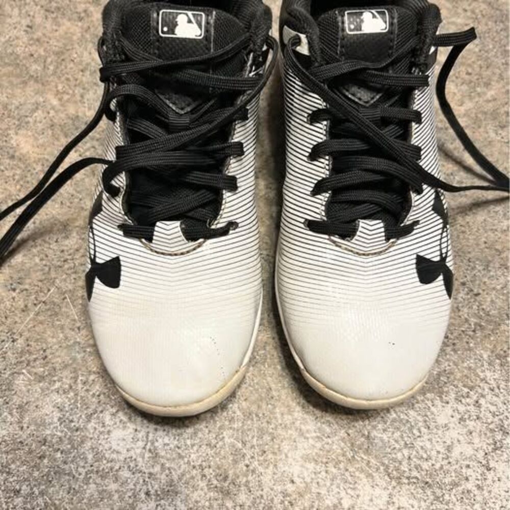 Under Armour Leadoff Low RM size 2Y